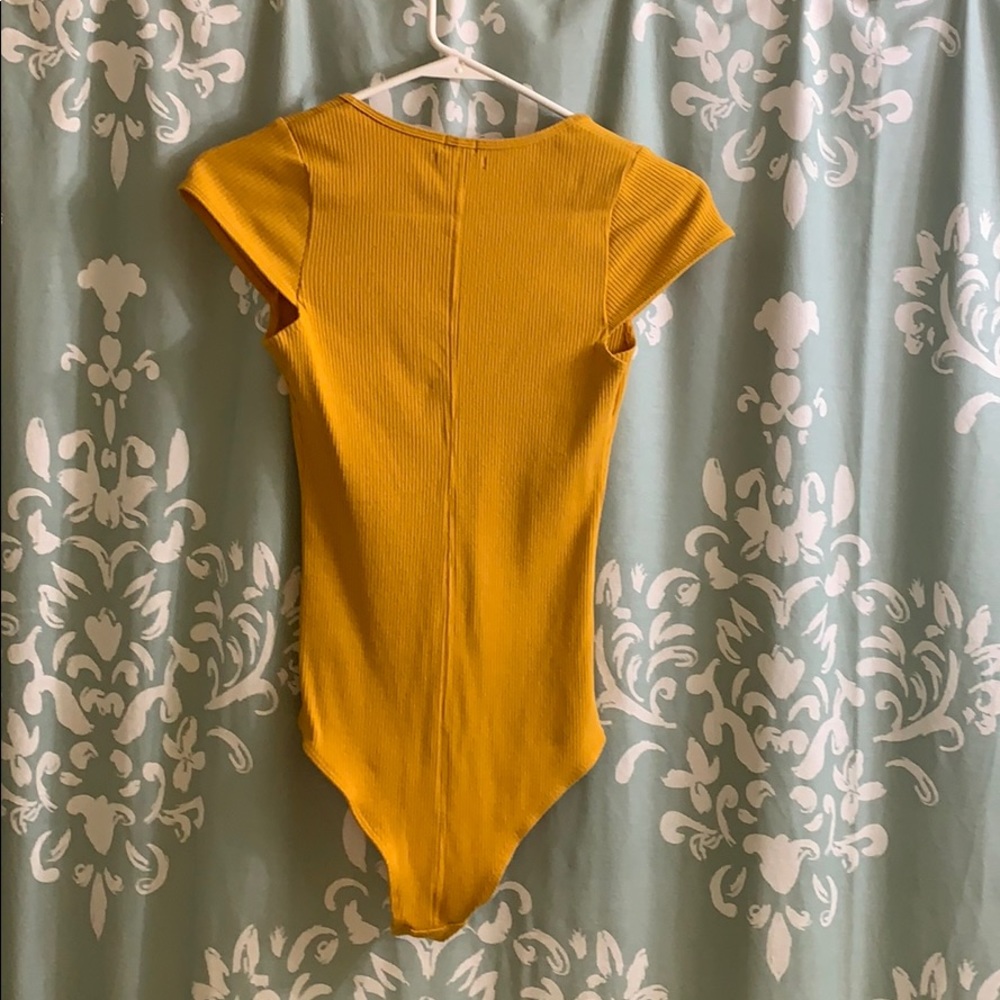 Keyhole Bodysuit - Picture 3 of 3